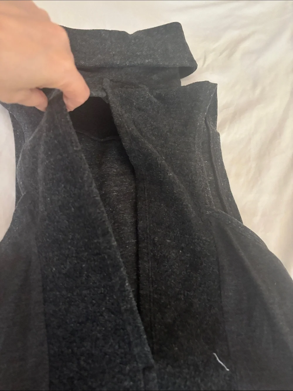 ALO Yoga Men’s Black Sleeveless Turtleneck Sweater